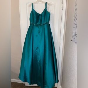 Formal Emerald Green Dress, prom dress or formal event gown!